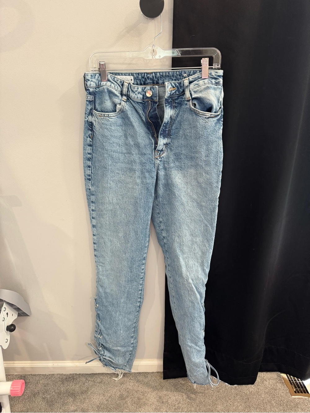 Zara Lace Up Side Straight Leg Jeans Light Wash High Rise NWOT Women’s US 6